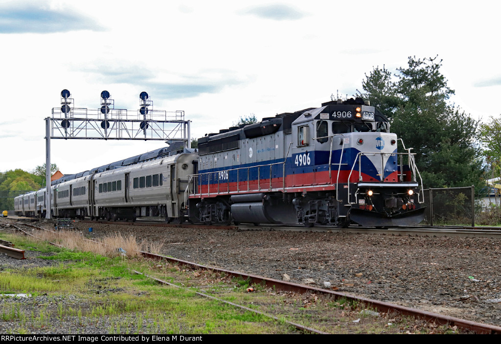 MNCR 4906 on train 1165